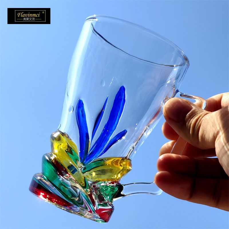 Kleurrijk conceptbierglas met  - Wine Draft Beer recensie en prijs
